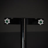 green daisy studs