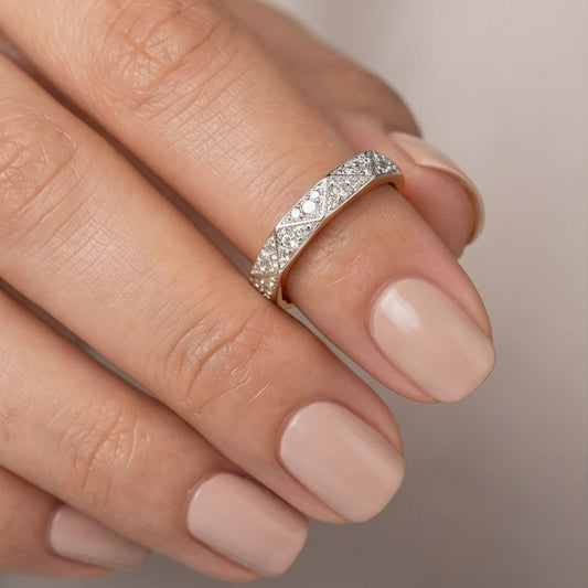 Lyra ring