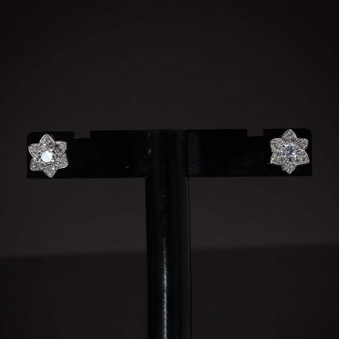 silver daisy studs