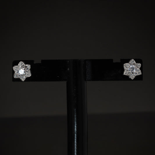 silver daisy studs