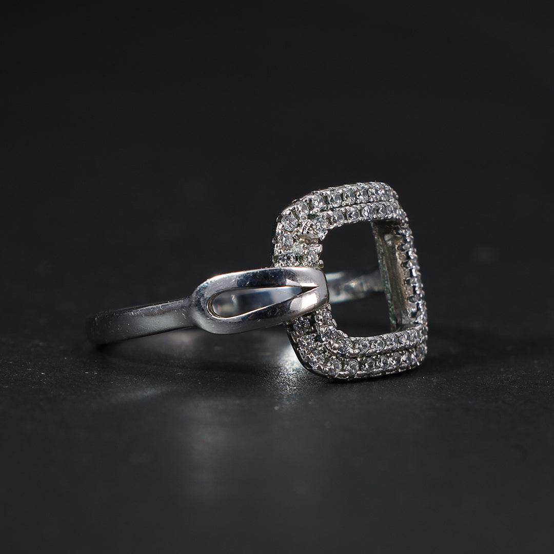 Modern Open-Square Cluster Ring