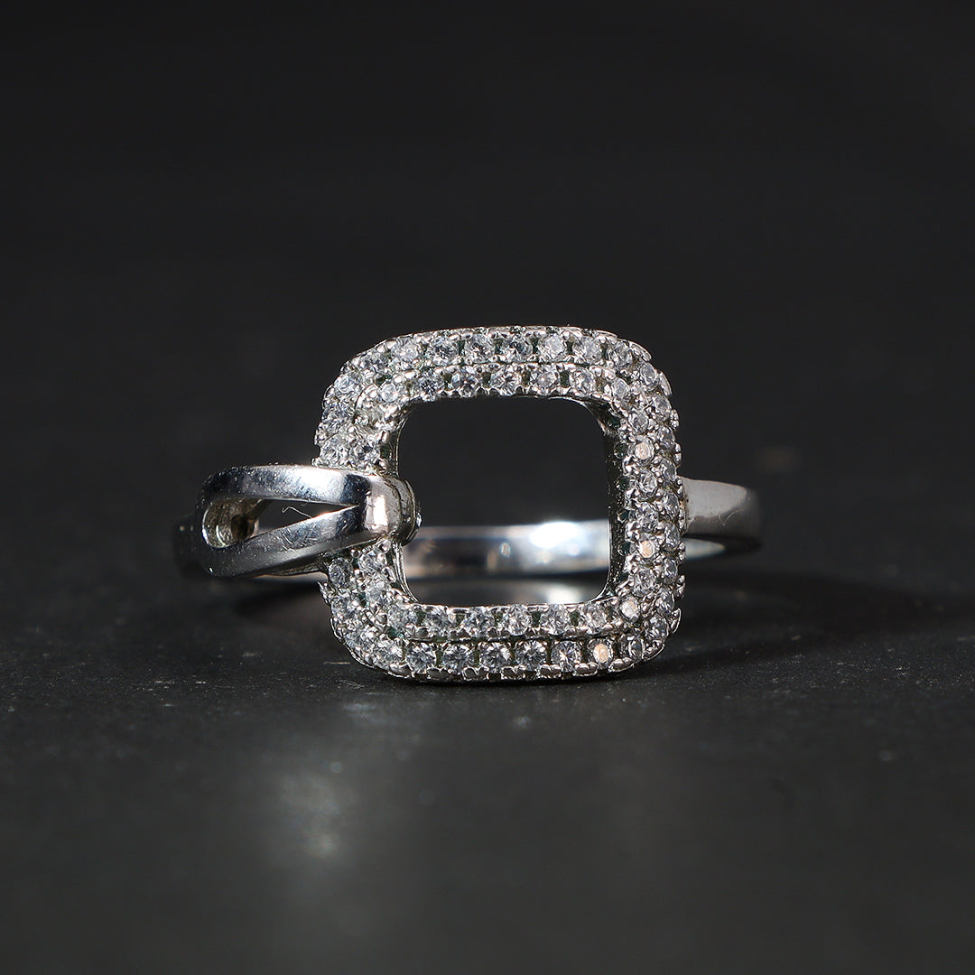 Modern Open-Square Cluster Ring