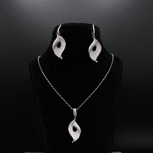 The Silver Twirl Necklace Set
