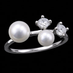 Pearl Motif Ring