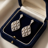 Lattice Petal Dangles