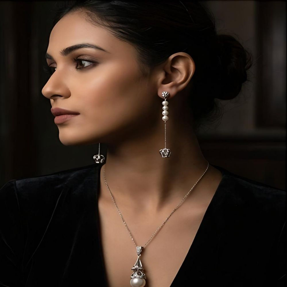 Ivory Elegance pandent
